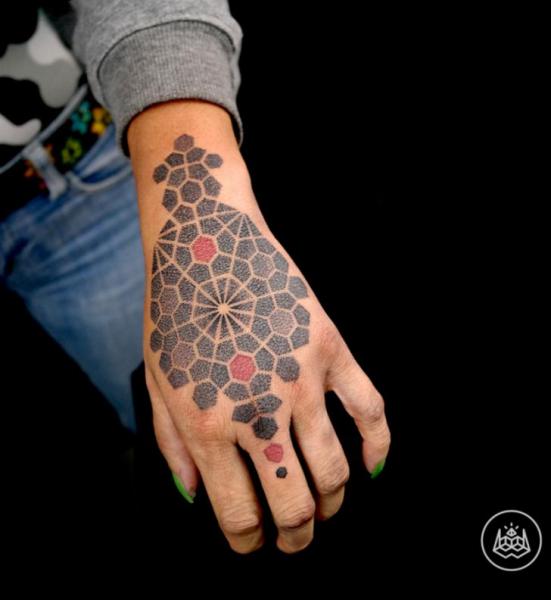Back of The Hand Two Colors Dotwork tattoo by 2vision Estudio