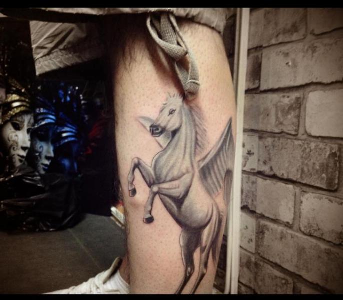 Leg Pegasus tattoo by Resul Odabaş