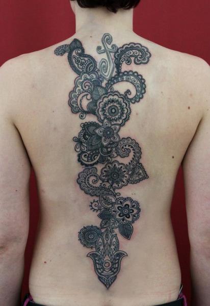 Mehendi Tracery tattoo on Back by Skin Deep Art