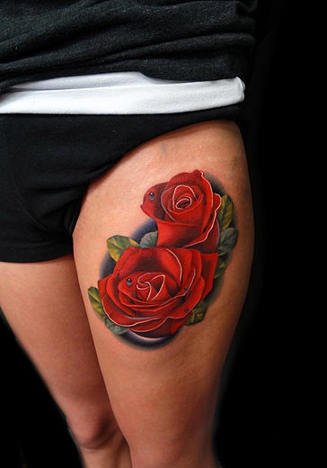 Thigh Two Roses tattoo by Andres Acosta
