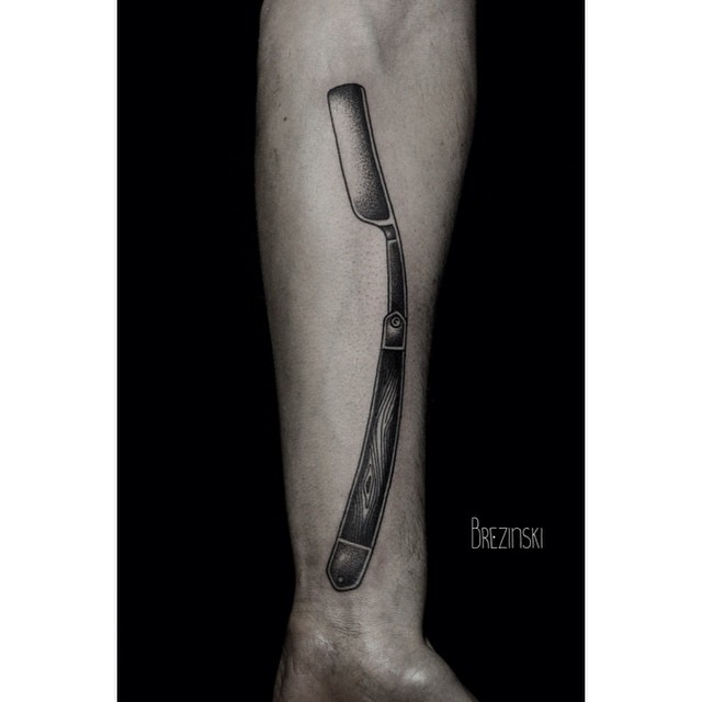 Dotwork Razor tattoo by Ilya Brezinski