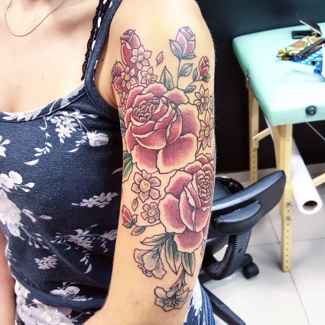 cool roses tattoo on shoulder - good for girls