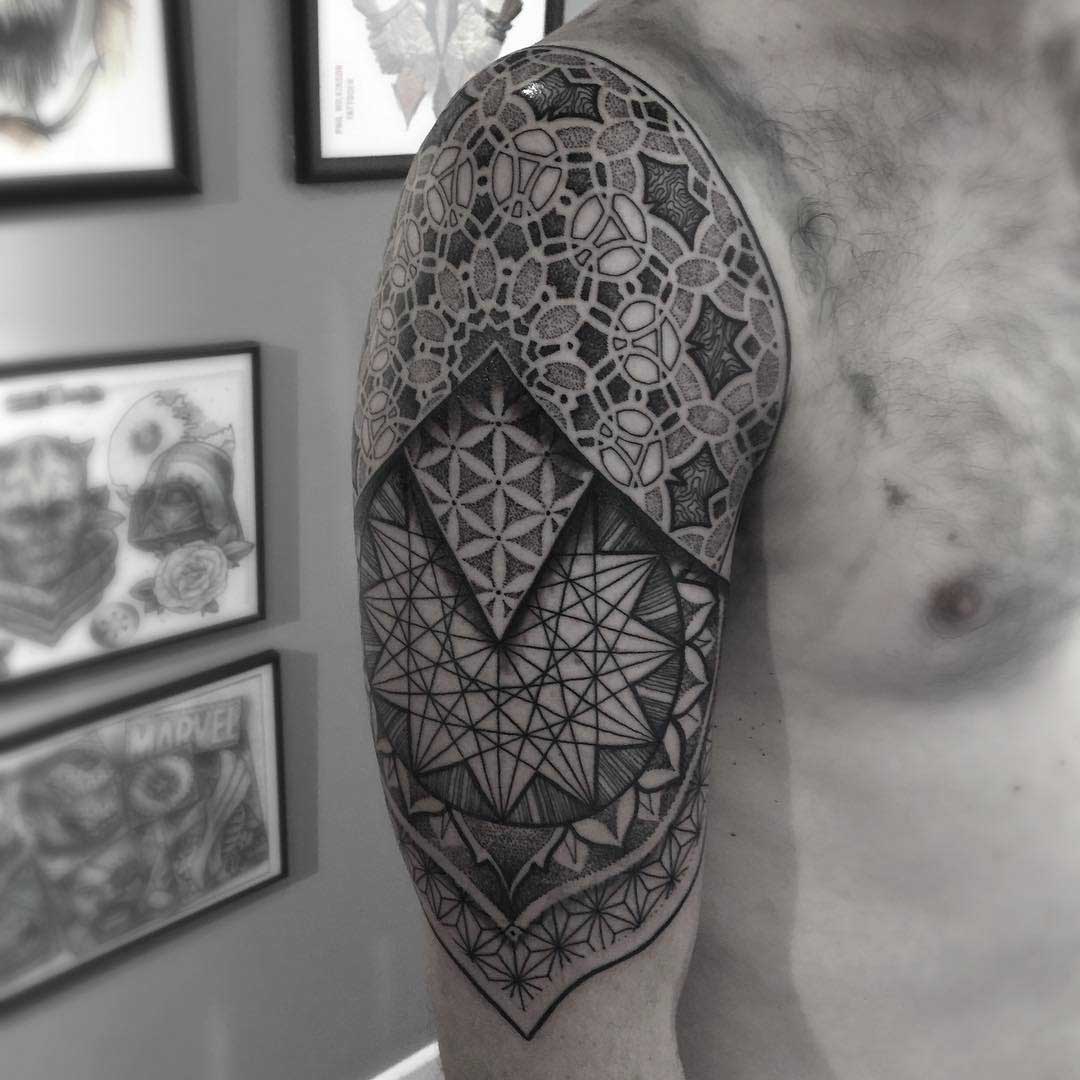 soulder dotwork pattern tattoo