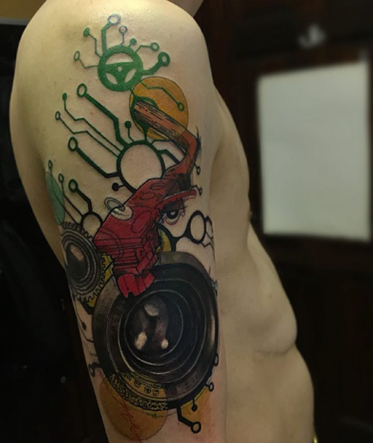 shoulder music tattoo