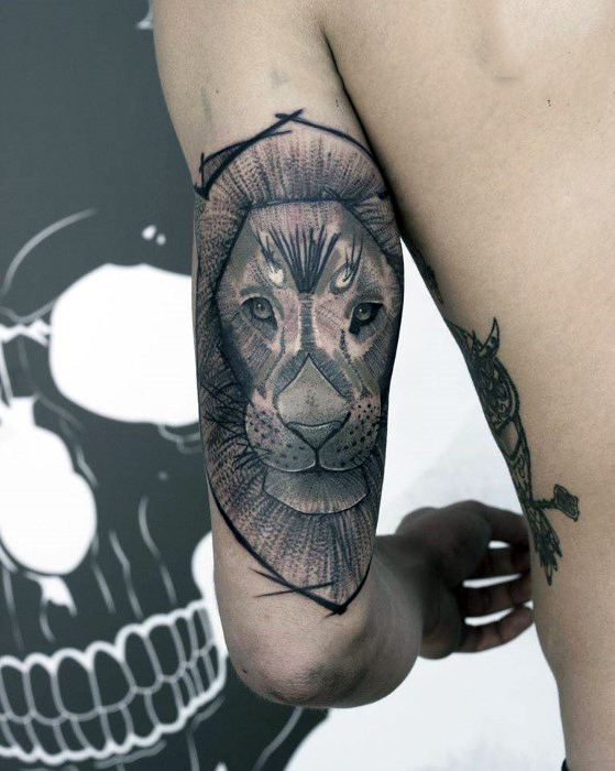 Lion Tricep Tattoo