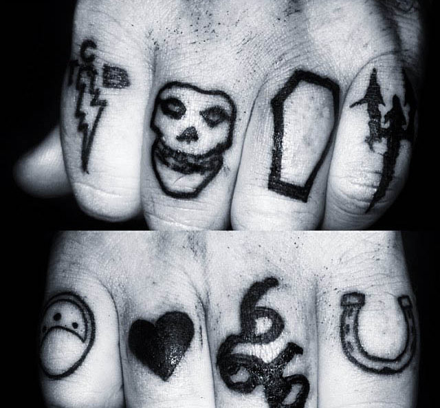 fingers tattoo knuckles